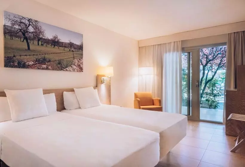 اتاق استاندارد با چشم‌انداز باغ, Iberostar Waves Pinos Park