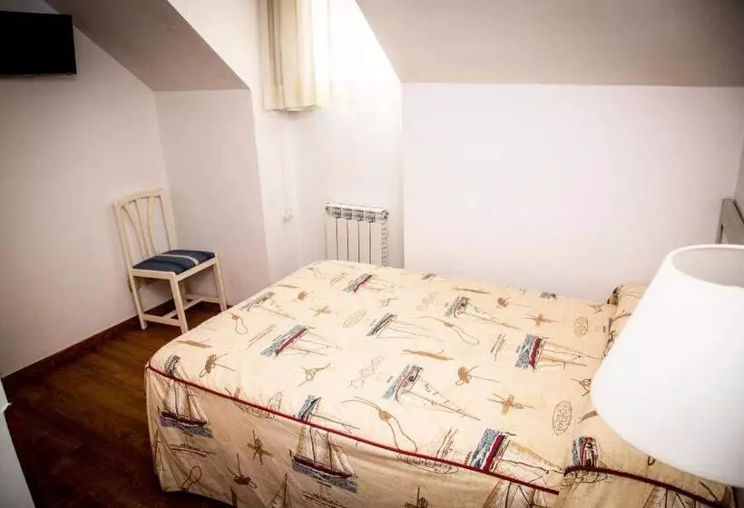 اتاق عادی, Isabel Rooms   Suarez Inclán 38