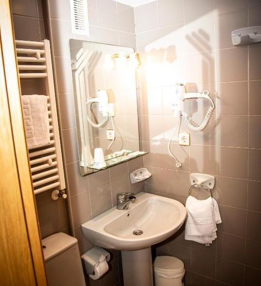 חדר יחיד בסיסי, Isabel Rooms   Suarez Inclán 38