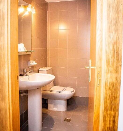 غرفة أساسية فردية, Isabel Rooms   Suarez Inclán 38