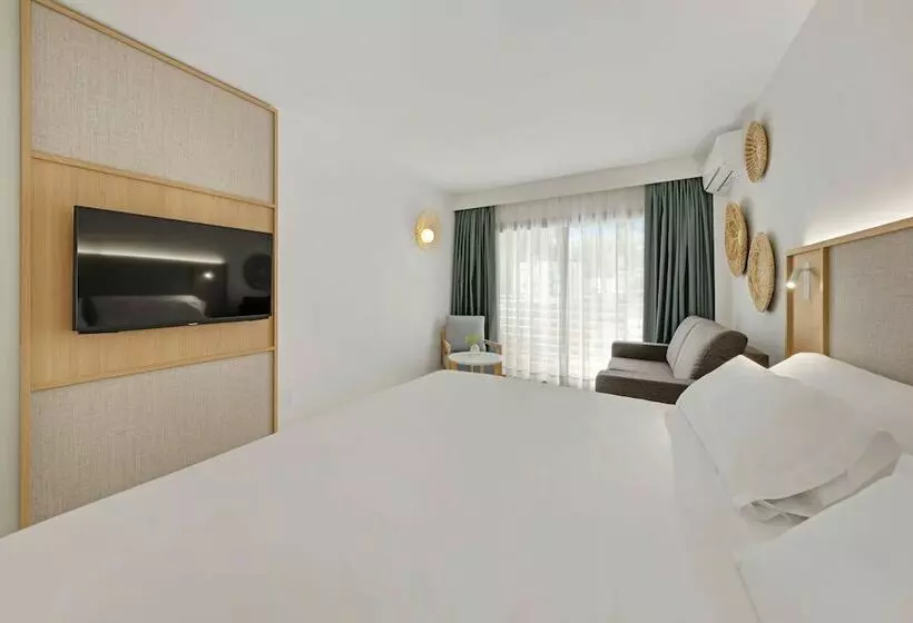 Camera Standard, Occidental Cala Vinas