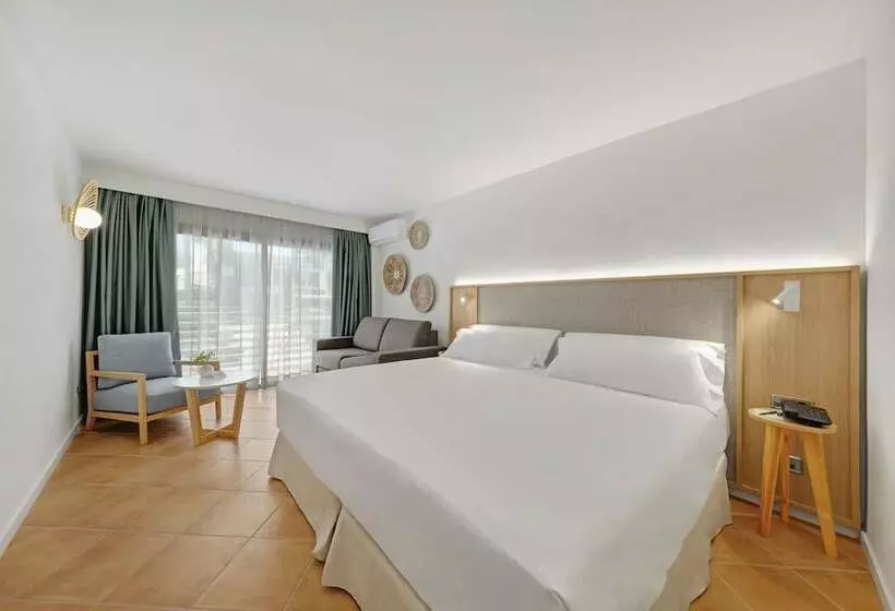 Camera Standard, Occidental Cala Vinas