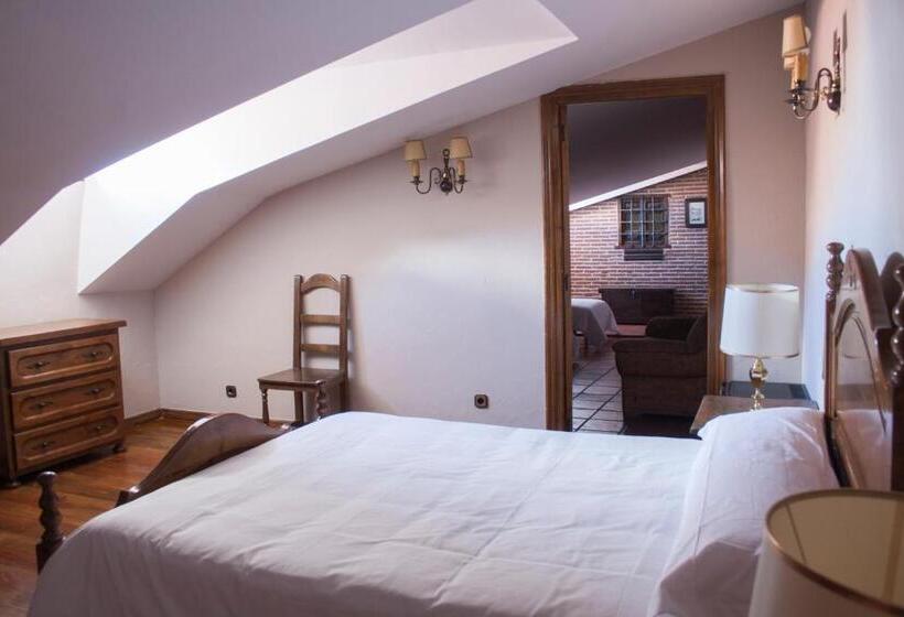 غرفة عائلية, Palacio De Monjaraz