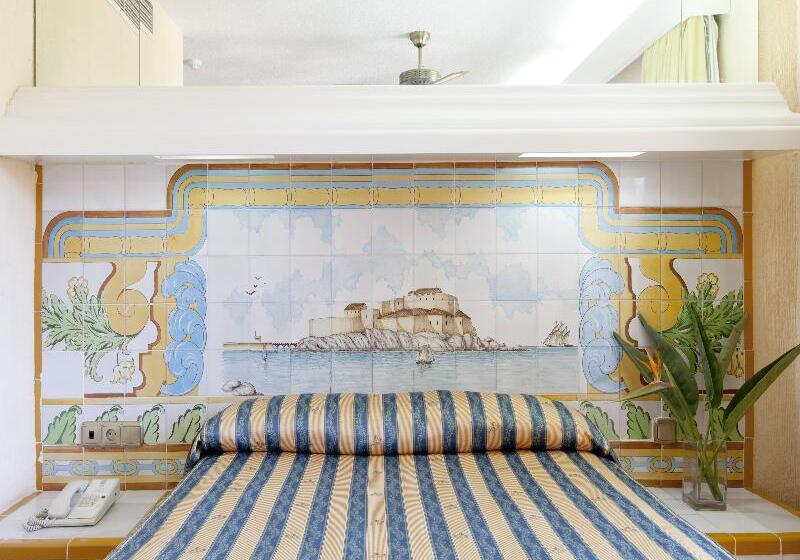 غرفة قياسية فردية, Playavera