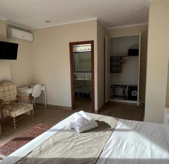 غرفة سوبيريور سرير كينج, Ramis