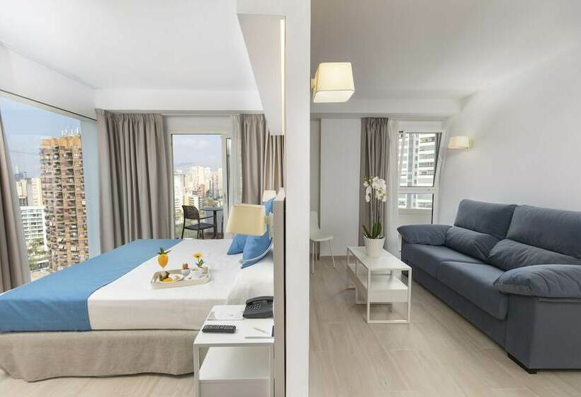 اتاق خانوادگی, Rosamar