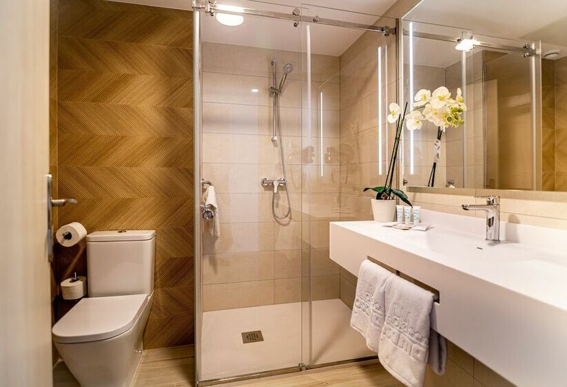 اتاق خانوادگی, Rosamar