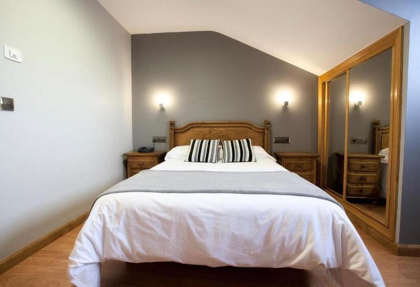 이코노미 룸, Santa Cruz