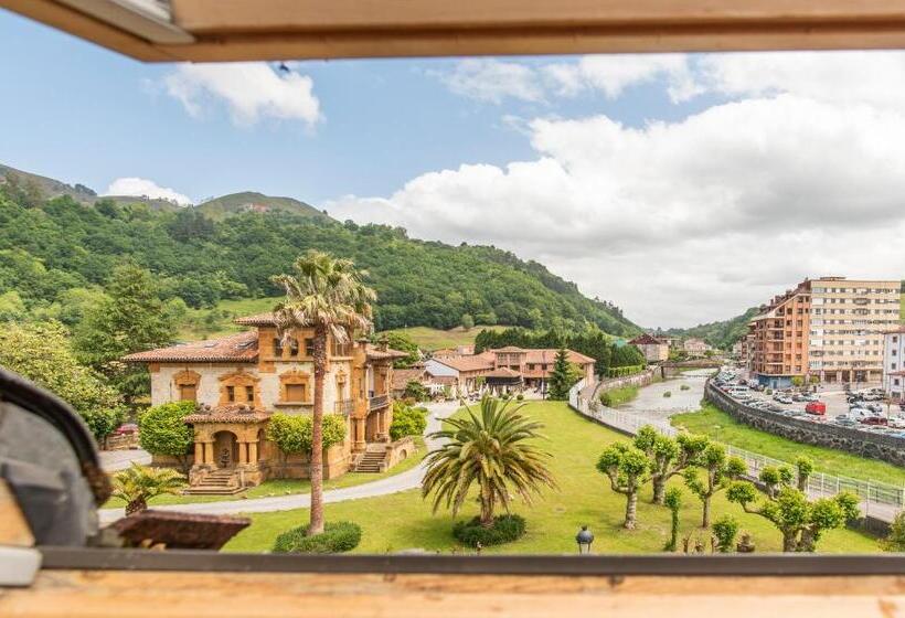 이코노미 룸, Santa Cruz