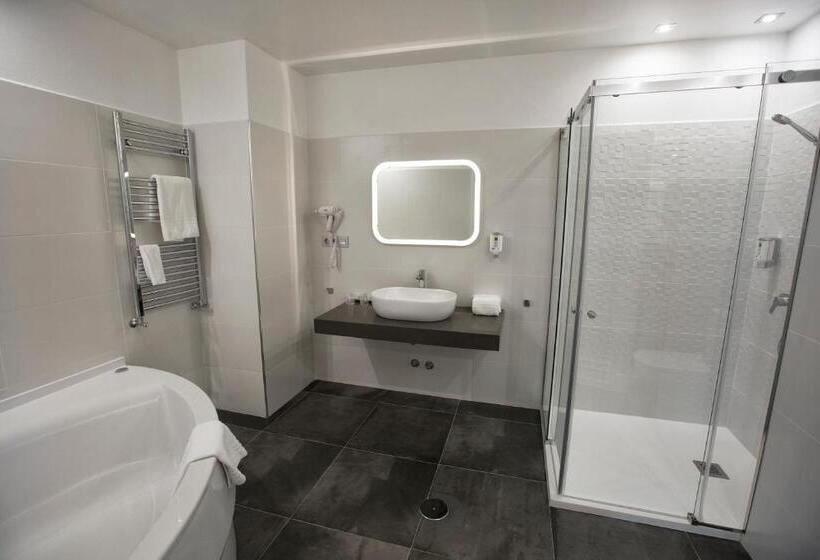 월풀욕조 주니어 스위트, Santa Cruz