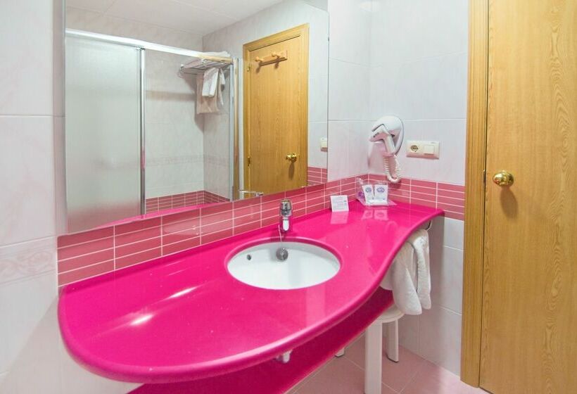 标准间带游泳池, Servigroup Nereo