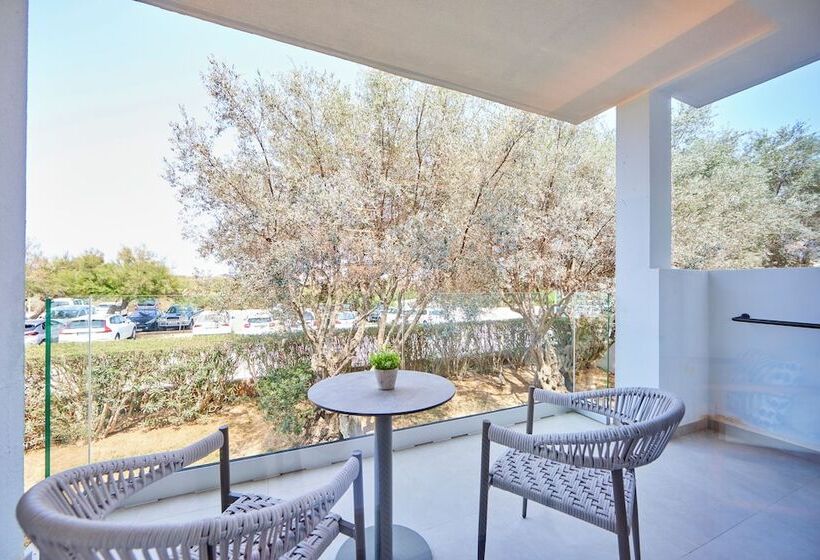 اتاق استاندارد یک نفره, Universal Grand Leon & Spa