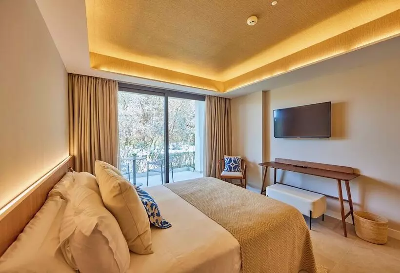 اتاق استاندارد یک نفره, Universal Grand Leon & Spa