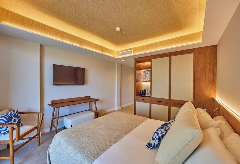 اتاق استاندارد یک نفره, Universal Grand Leon & Spa