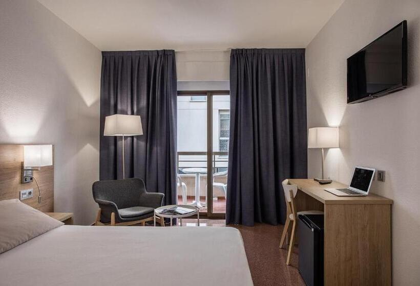 غرفة قياسية, Villa San Juan