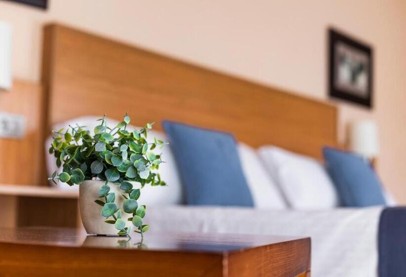 غرفة قياسية ثلاثية, Villa San Juan