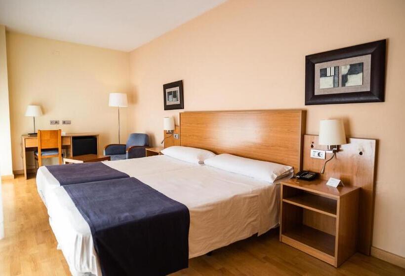 غرفة قياسية ثلاثية, Villa San Juan