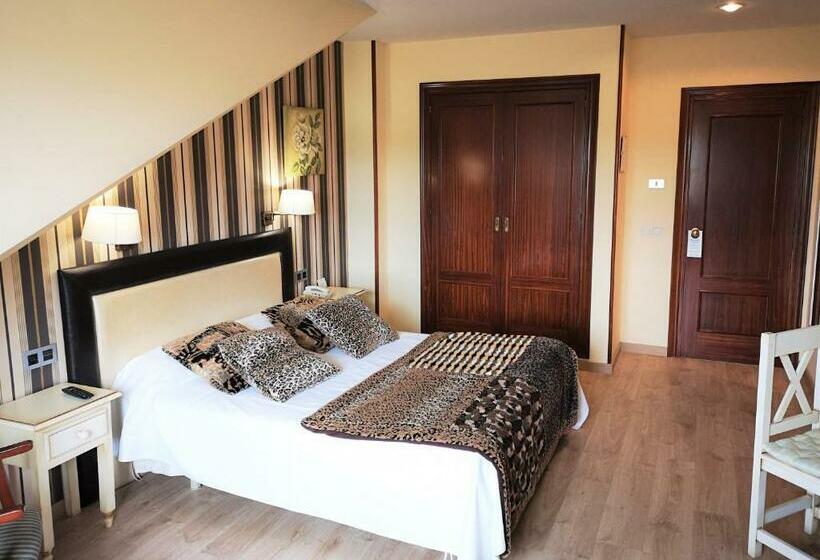 家庭间, Y Casona El Carmen