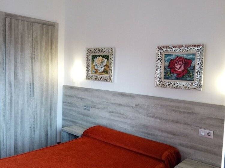 带观景的标准间, Yeste