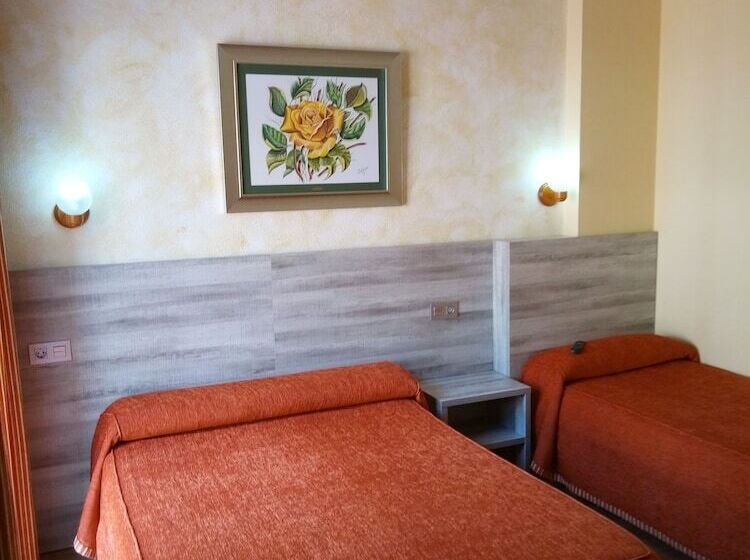 标准三人间, Yeste