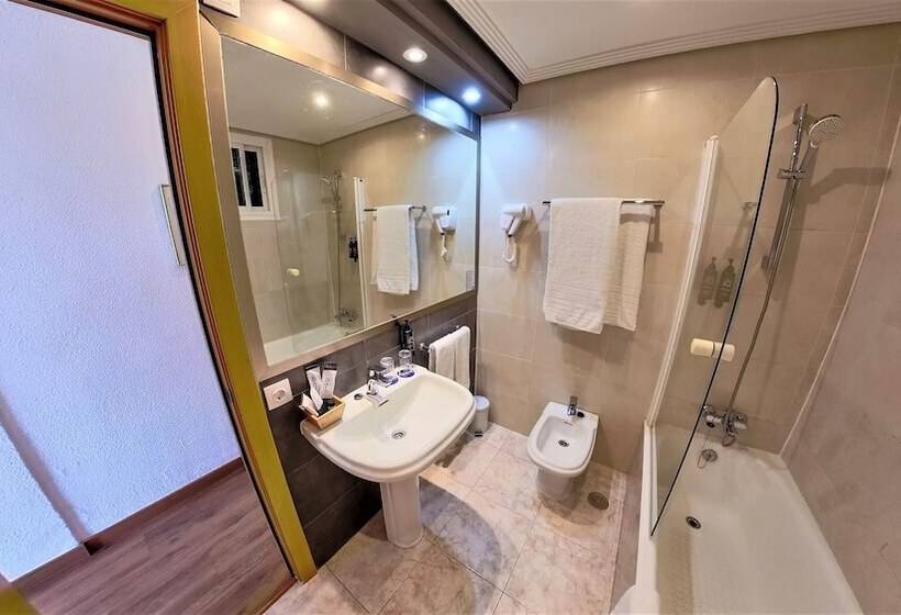 اتاق استاندارد, Ohtels Gran Hotel Almeria