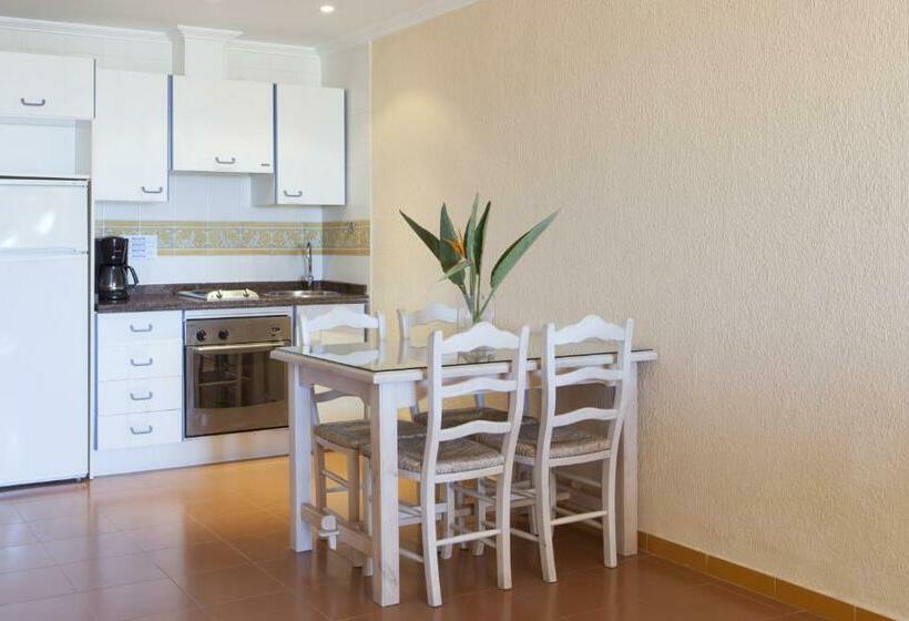 شقة غرفة واحدة, Playavera