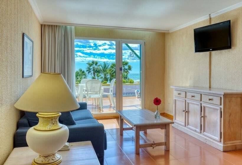 شقة غرفة واحدة, Playavera