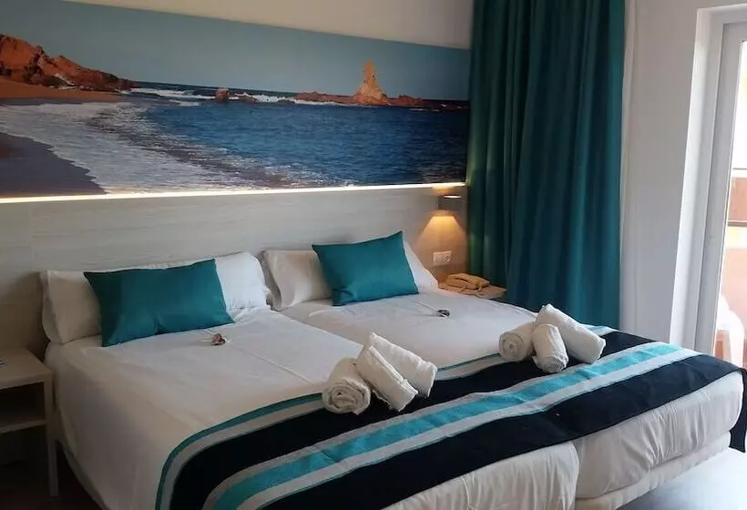 اتاق استاندارد با چشم‌انداز استخر, Welikehotel Fenix