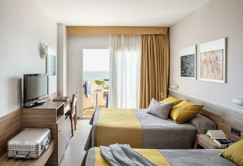 اتاق استاندارد چهار تخته با چشم‌انداز دریا, Aqua Hotel Promenade & Spa 4sup