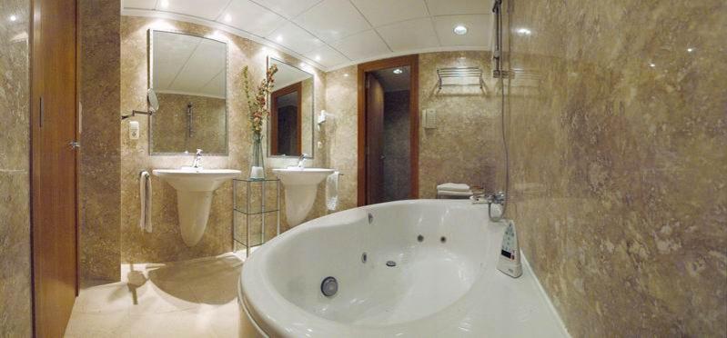 סוויטה נוף לים, Bellamar Hotel Beach & Spa