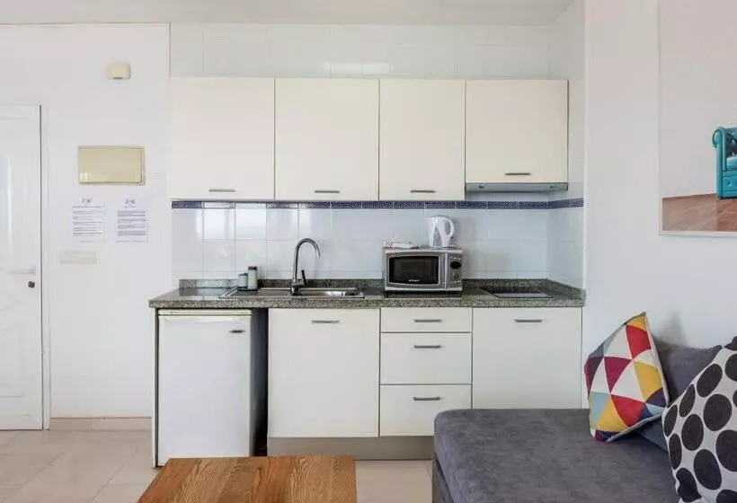 デラックススタジオ, Hotel Cenit & Apts Sol y Viento