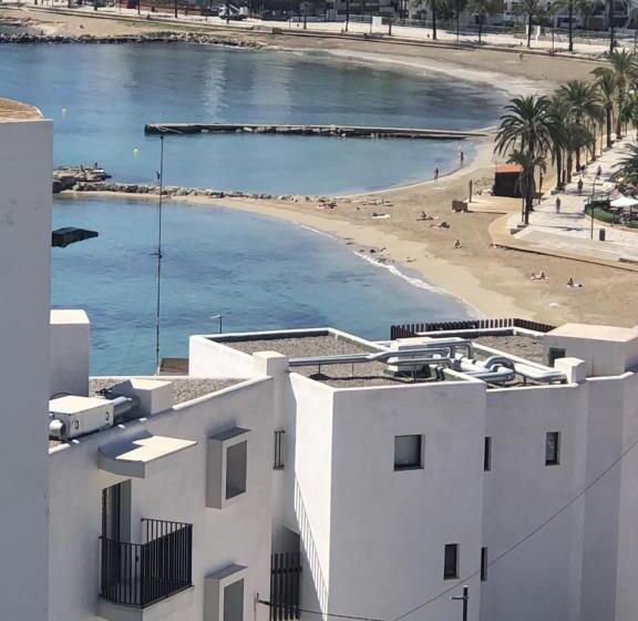 اتاق اساندارد با چشم‌انداز جانبی به دریا, Cenit & Apts. Sol Y Viento