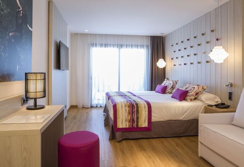 Quarto Estandar Comunicado, Grand Palladium White Island Resort & Spa