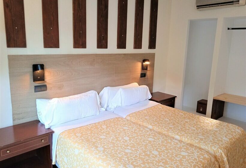 テラス付きスタンダードルーム, 153