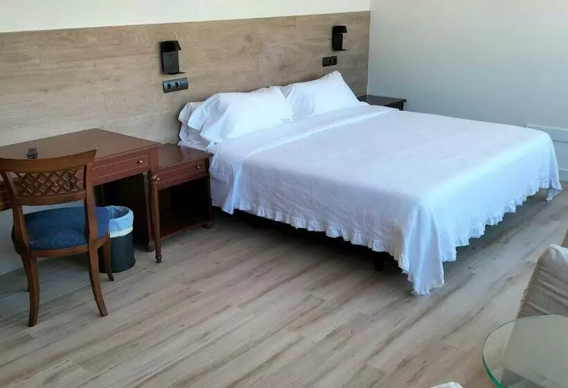Suite, 153