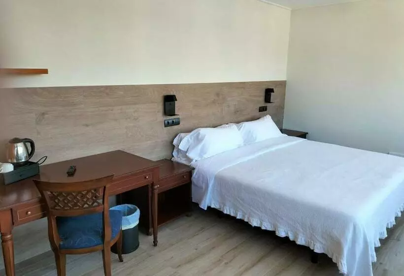 Suite, 153