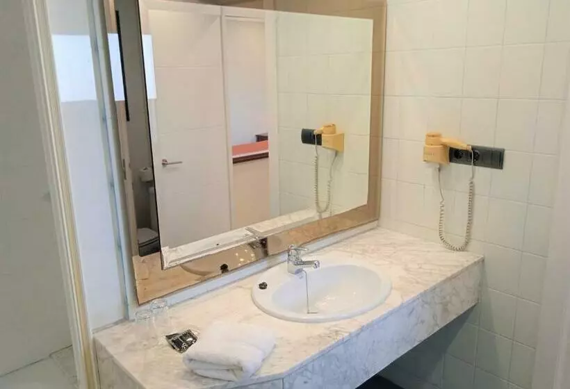 Standardzimmer, 153