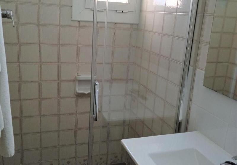 اتاق استاندارد با تراس, 153
