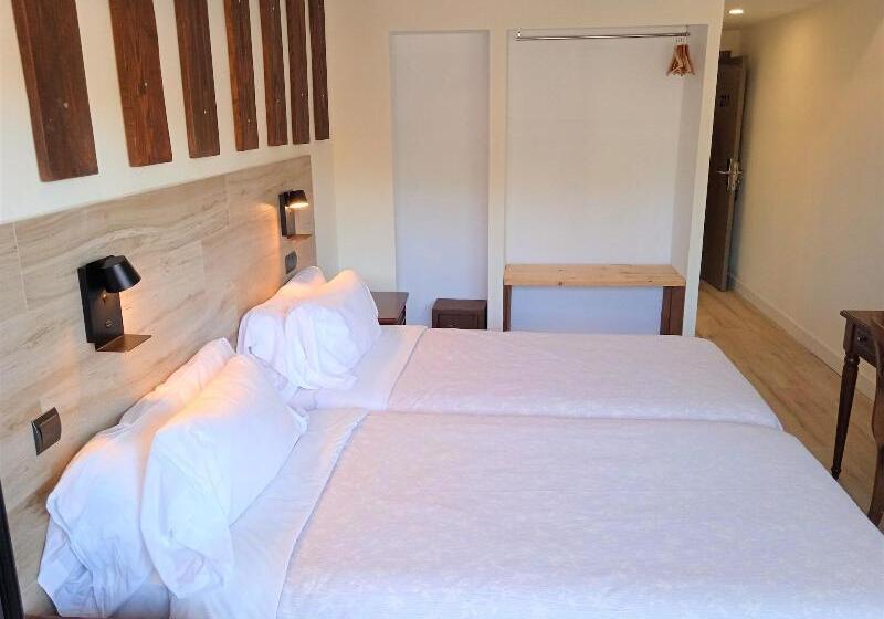 غرفة قياسية مزوَّدة بتراس, 153