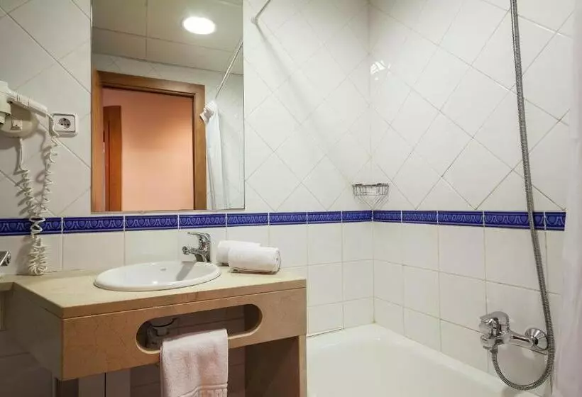 3-Bett-Standardzimmer, Acta Antibes