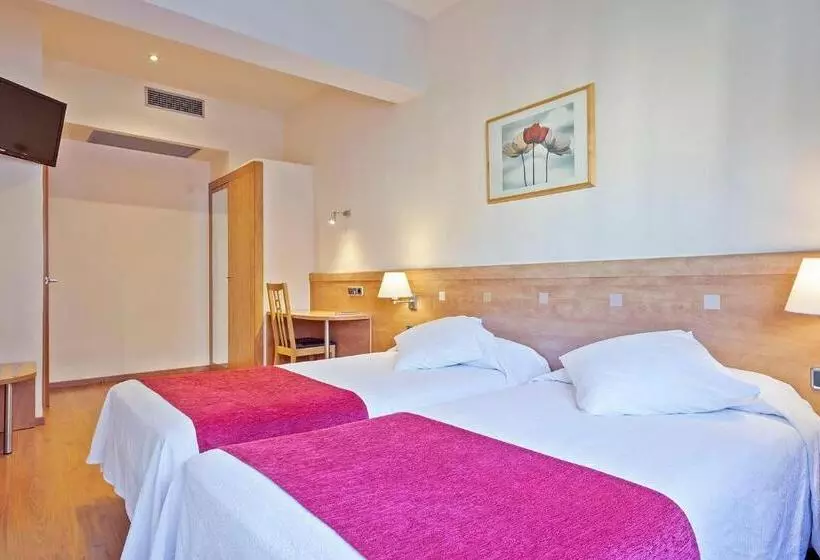4 Bett Standardzimmer, Acta Antibes