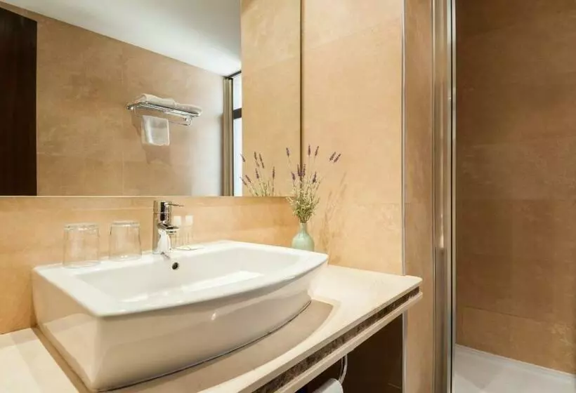 اتاق استاندارد, Alcantara