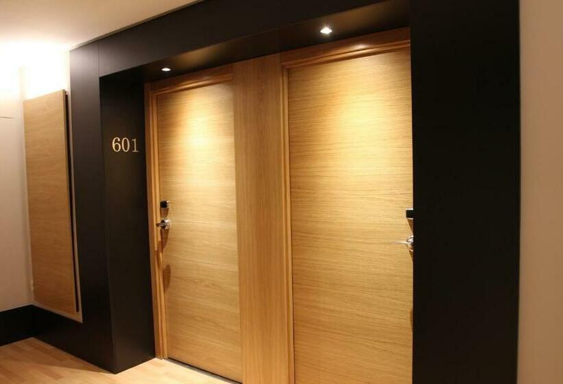 行政单人间, Alcantara