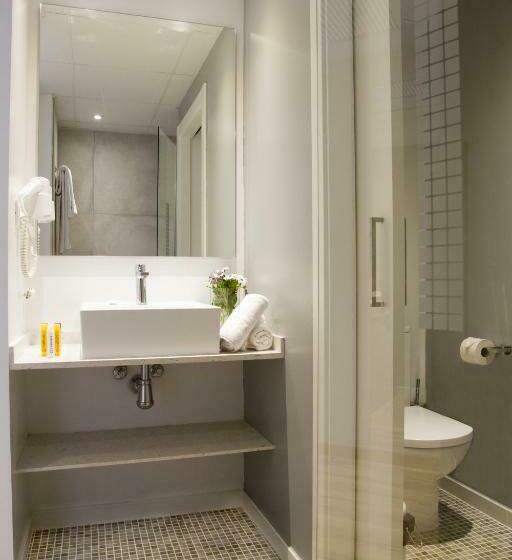 四人标准间, ALEGRIA Maripins