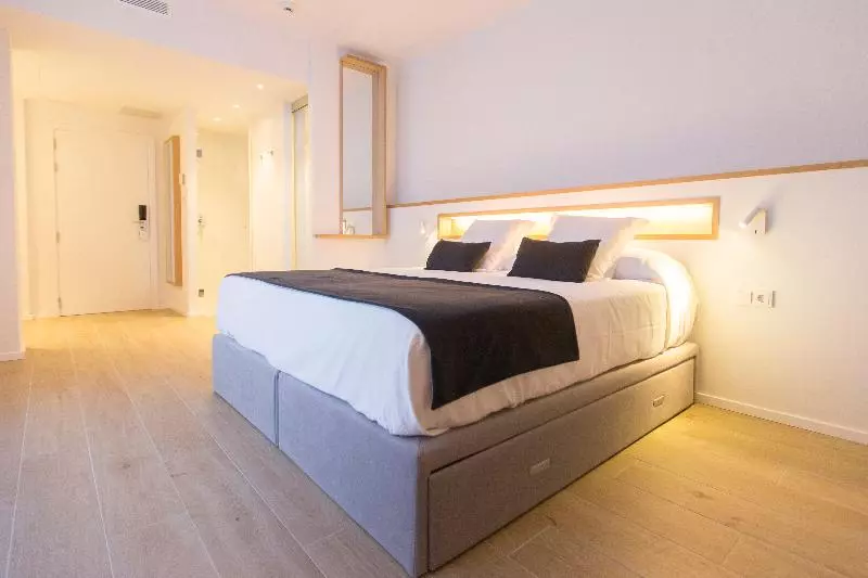 اتاق سوپریور, Anfora Ibiza