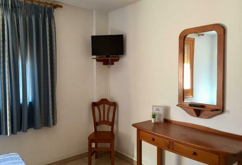 Quarto Estandar, Casa Emilio