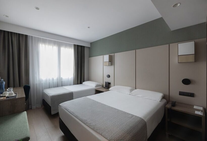 Номер Стандарт Трехместный, Catalonia Albeniz