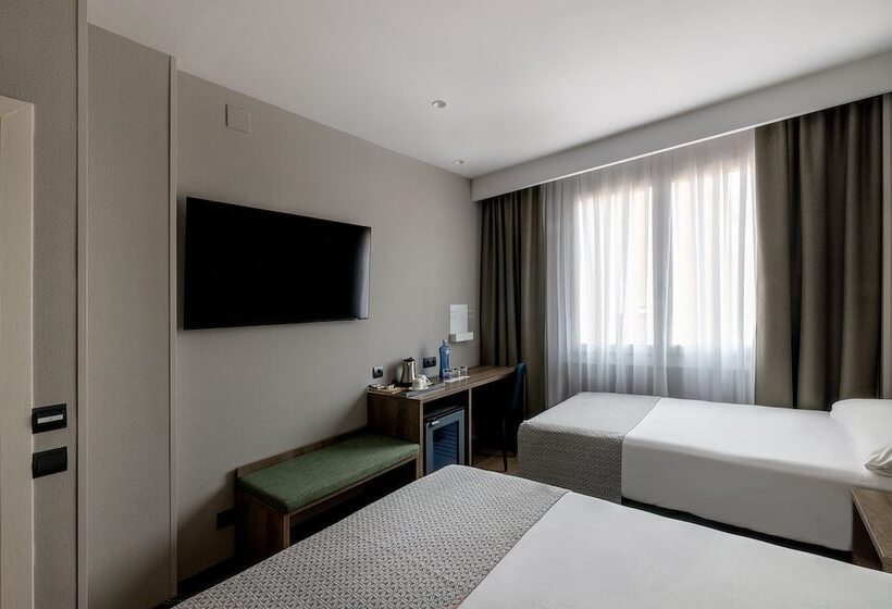 Номер Стандарт Трехместный, Catalonia Albeniz