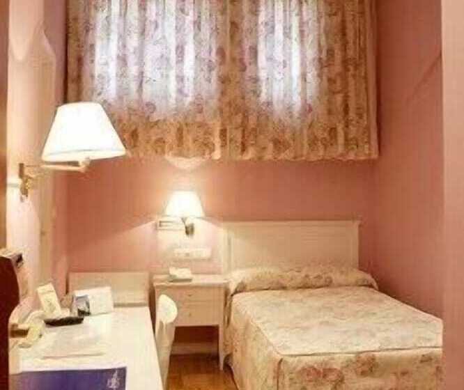 اتاق استاندارد یک نفره, Cordón