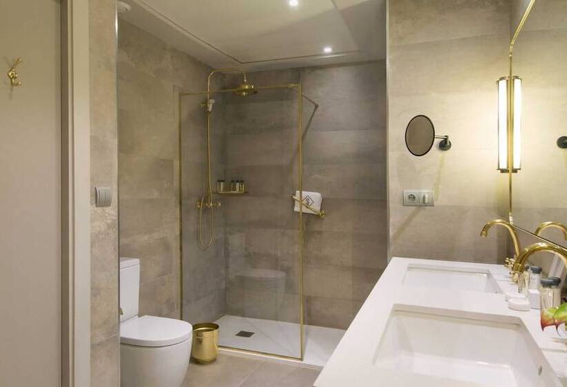 Полулюкс, El Avenida Palace